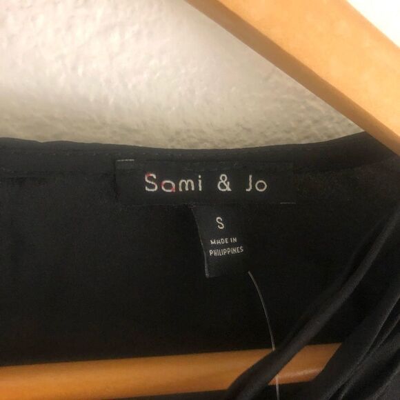 Sami & Jo Black low high neck details blouse size S   New with tags - Picture 4 of 6